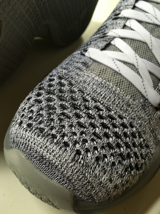 Stronger Flyknit threads found in the toe box of the Kobe 10 Elite Low. 